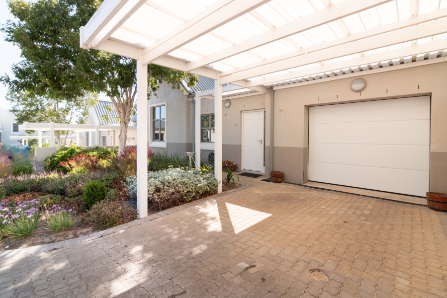 2 Bedroom Property for Sale in Plattekloof Western Cape